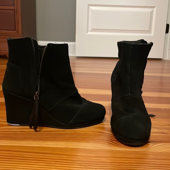 Toms Sz 8 black wedge booties - Picture 1 of 3